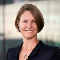 Porträtaufnahme von Sara Brucker