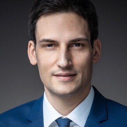Dr. Dr. Marcel Cetindis  FEBOMFS