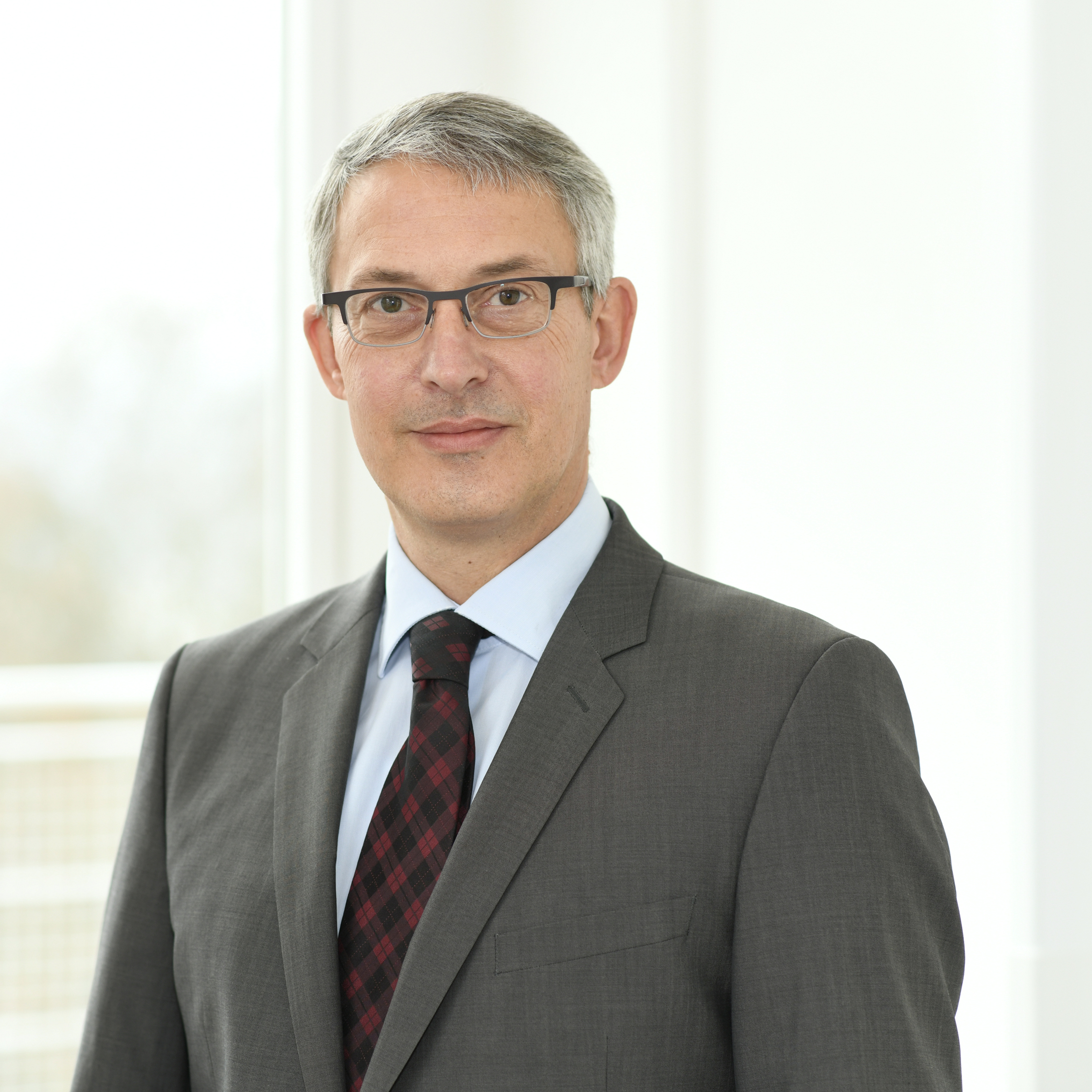 Dr. Armin Bauer