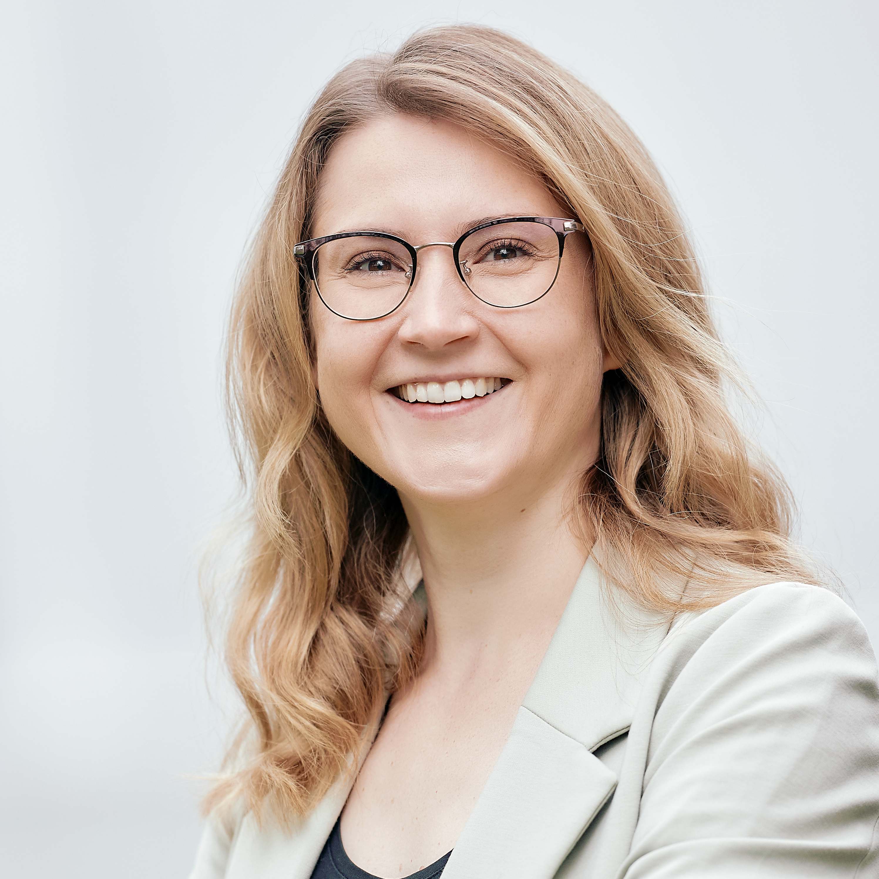 Dr. Annika Nelde