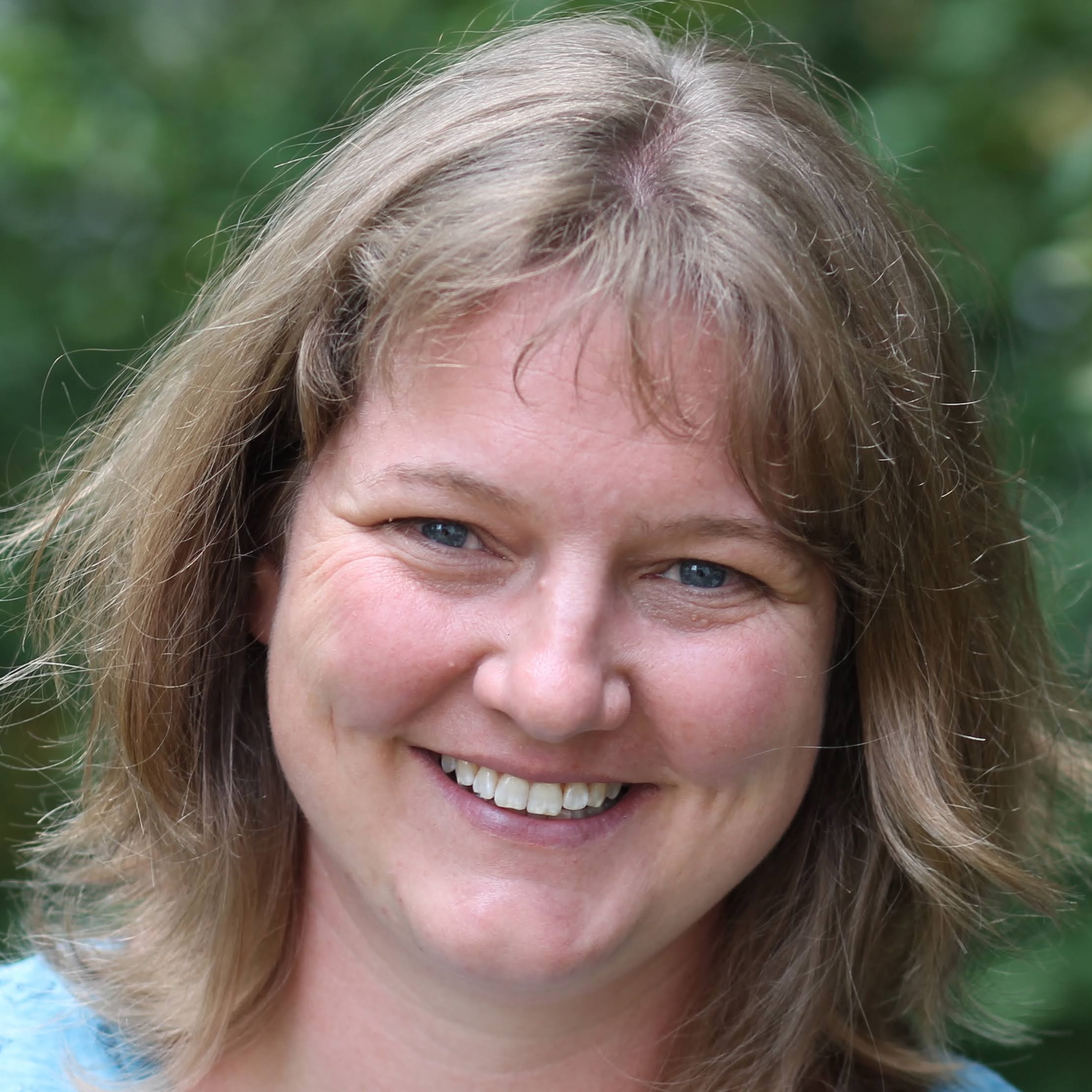 Frau Carina Walther
