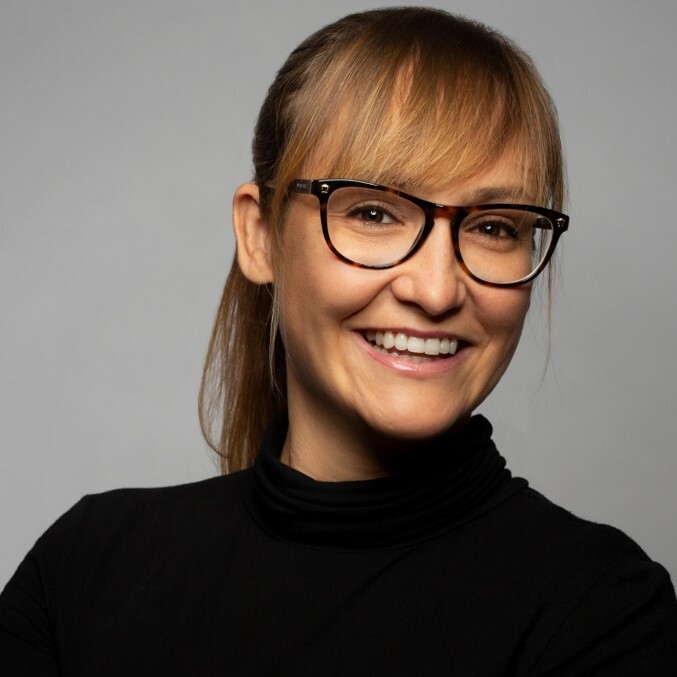 Frau Sandra Steinhilber