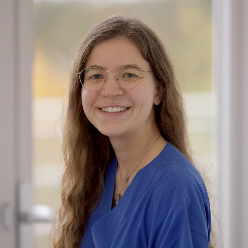 Frau Esther Maßler